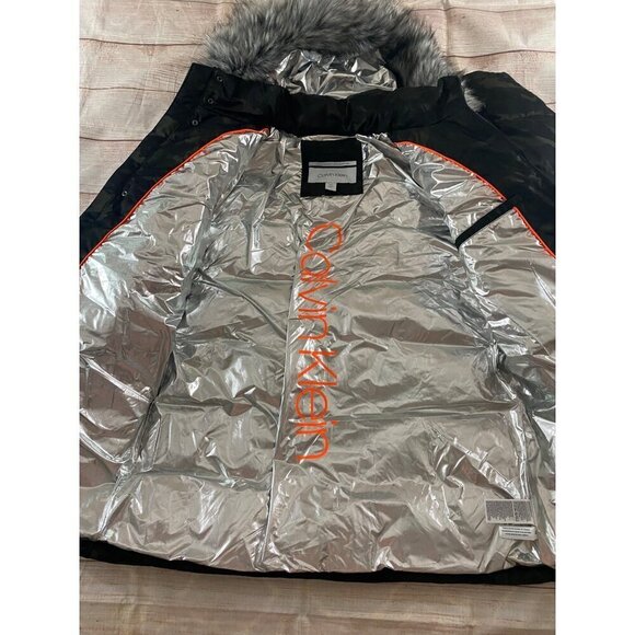 NWT Calvin Klein Women's Camo Print Puffer Jacket - XL - Picture 9 of 12